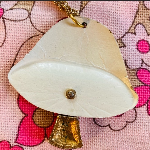 Vintage statement pendant necklace— mushroom - Picture 4 of 4